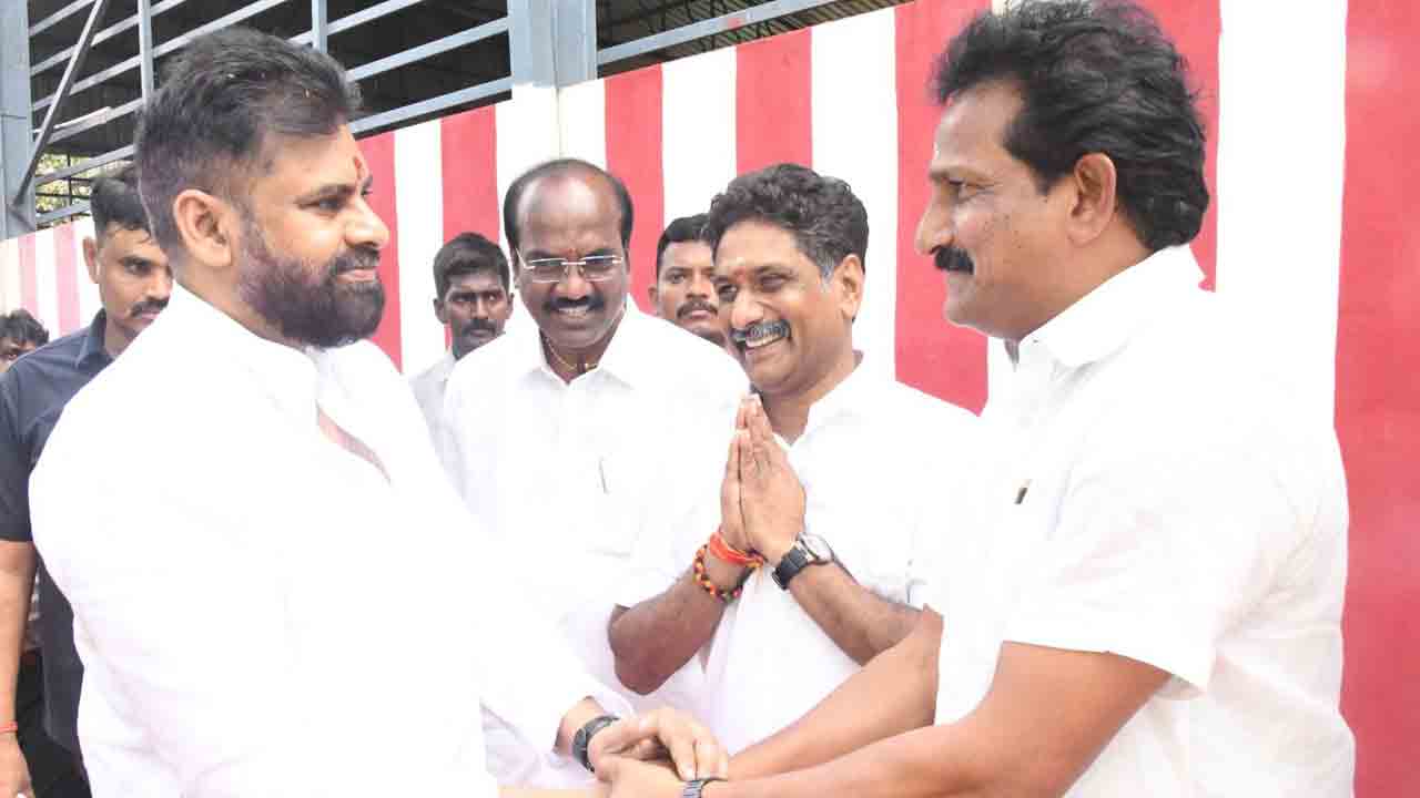 Deputy CM Pawan Kalyan: లక్ష్మీ నరసింహస్వామిని దర్శించుకున్న ఉపముఖ్యమంత్రి పవన్ కళ్యాణ్