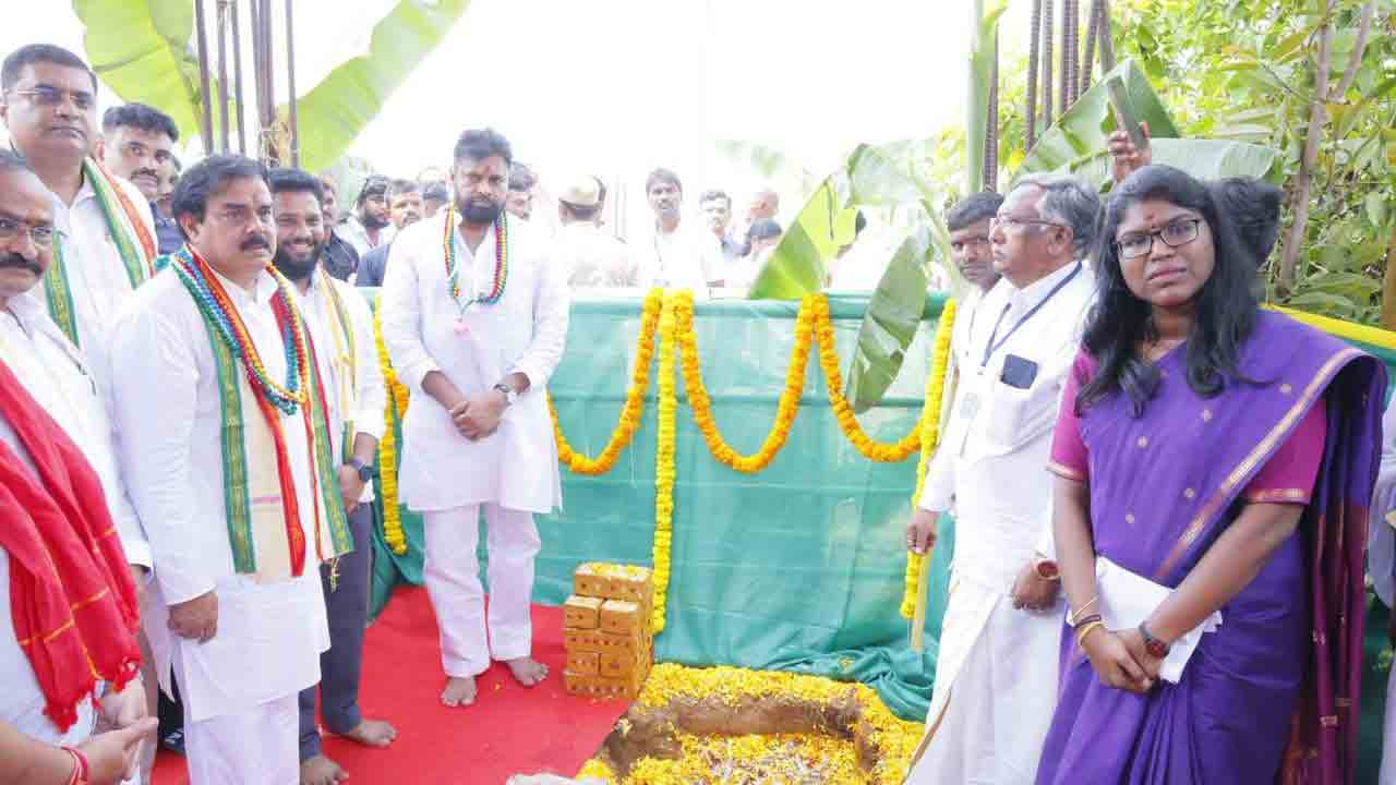 Deputy CM Pawan Kalyan: లక్ష్మీ నరసింహస్వామిని దర్శించుకున్న ఉపముఖ్యమంత్రి పవన్ కళ్యాణ్