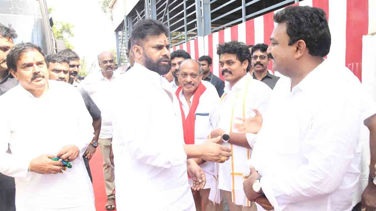 Deputy CM Pawan Kalyan: లక్ష్మీ నరసింహస్వామిని దర్శించుకున్న ఉపముఖ్యమంత్రి పవన్ కళ్యాణ్