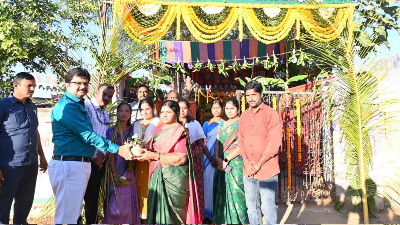 ప్రశాంతంగా ప్రారంభమైన తొలి విడత పంచాయతీ ఎన్నికల పోలింగ్