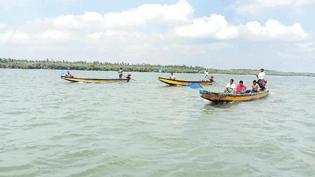 హోరాహోరీగా..