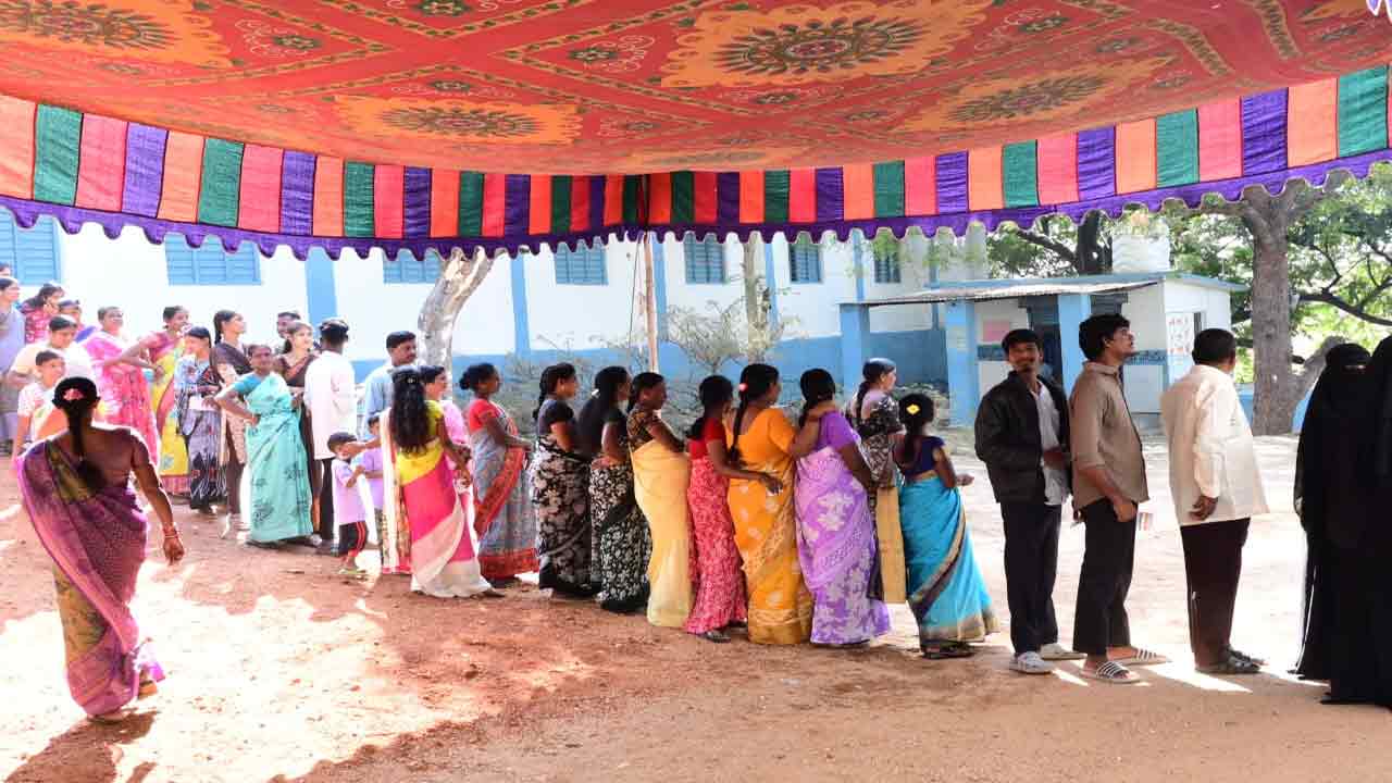 తుది పోలింగ్‌కు పోటెత్తిన ఓటర్లు.. నేటితో ముగిసిన పంచాయతి ఎన్నికల ప్రక్రియ