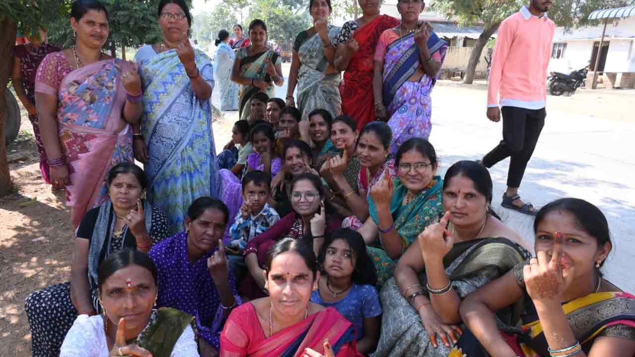 తుది పోలింగ్‌కు పోటెత్తిన ఓటర్లు.. నేటితో ముగిసిన పంచాయతి ఎన్నికల ప్రక్రియ