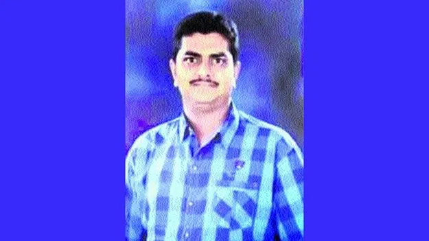 Bengaluru News: ద్విచక్రవాహనాన్ని ఢీకొన్న మాజీ మంత్రి కుమారుడి కారు.. 