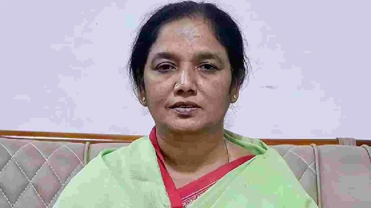 Paritala Sunitha: మా ప్రాణం మీరే.. ఊపిరి ఉన్నంతవరకు మీ కోసమే పనిచేస్తాం..