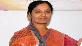 MLA Paritala Sunitha: నిప్పులు చెరిగిన ఎమ్మెల్యే సునీత.. ‘తోపు’వి కోతలే తప్ప.. చేతలుండవు
