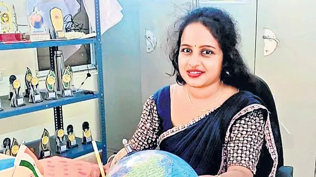 కేజీబీవీ ఎస్‌వో సస్పెన్షన్‌