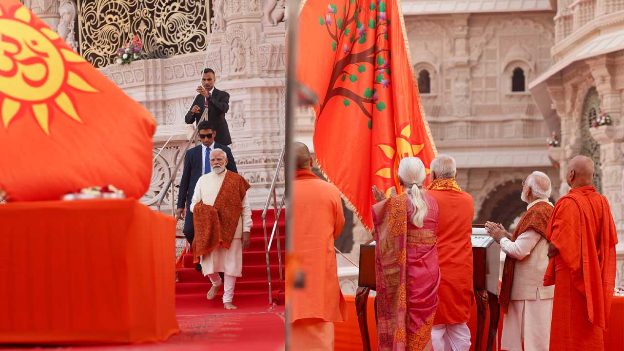 Ayodhya Balaram Temple: అయోధ్యలో కన్నుల పండువగా కాషాయ ధ్వజారోహణ.. హాజరైన పలువురు ప్రముఖులు