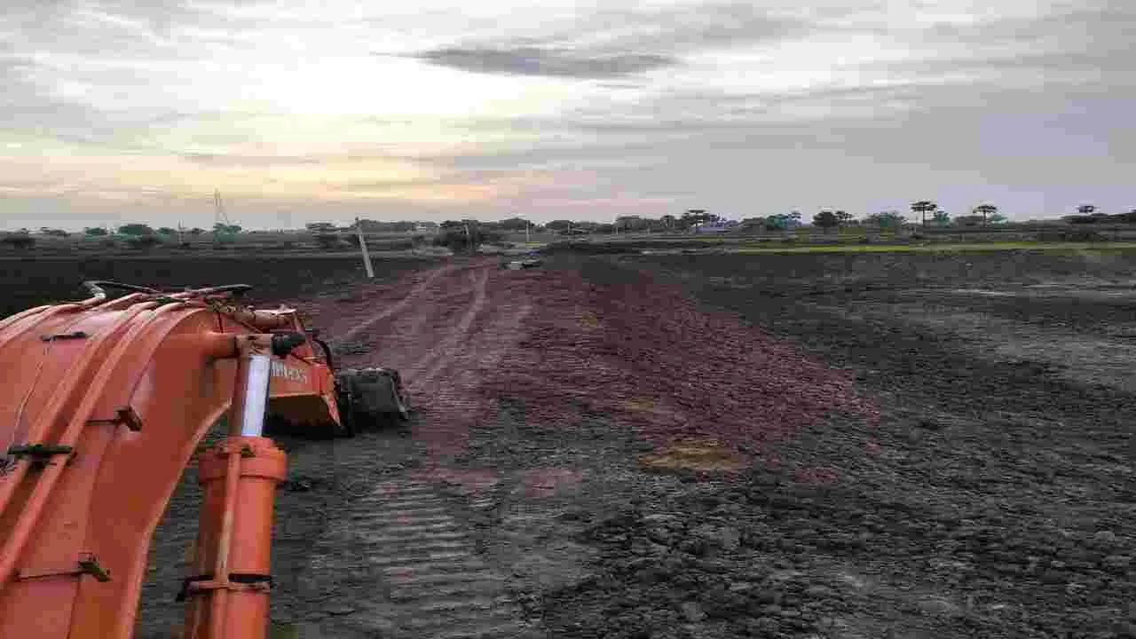 కలివిడిగా.. కాజేశారు