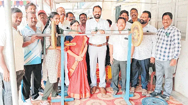 ఇందుపల్లిలో ఉమ్మడి జిల్లా స్థాయి పవర్‌ లిఫ్టింగ్‌ పోటీలు