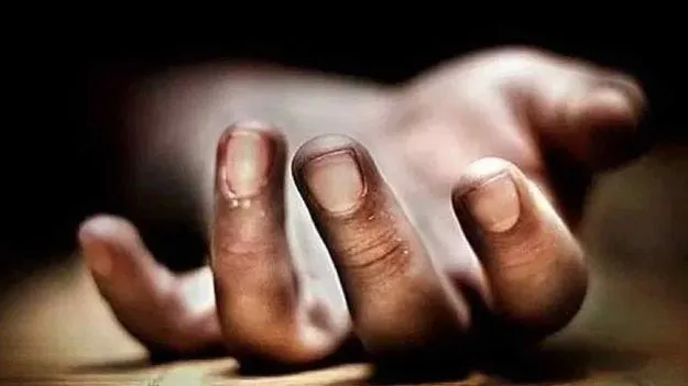 Pregnant Woman: ప్రసవం కోసం 6 కి.మీ నడిచిన నిండు గర్భిణీ.. చివరికి మృతి