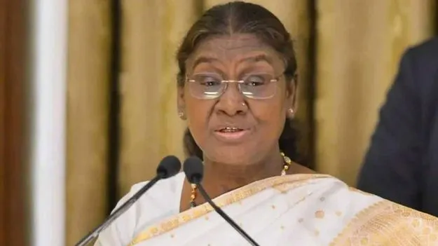 Droupadi Murmu: మేడారం మహా జాతరకు రాష్ట్రపతిని ఆహ్వానించిన మంత్రులు