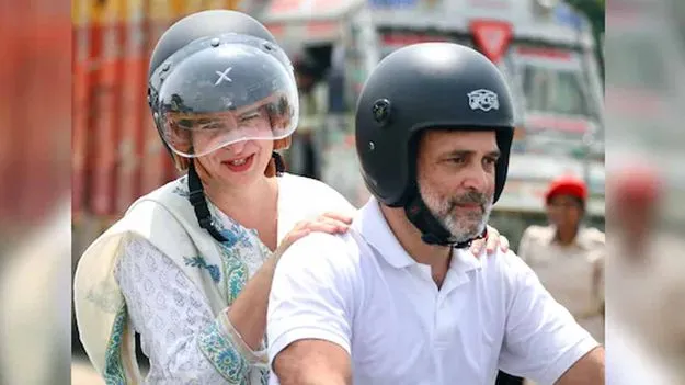 Rahul Berlin Trip: జర్మనీ పర్యటనకు రాహుల్..  లీడర్ ఆఫ్ పార్టీయింగ్ అంటూ బీజేపీ విమర్శ, ప్రియాంక కౌంటర్