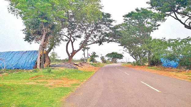 గ్రామీణ రోడ్లకు రూ.100 కోట్లు