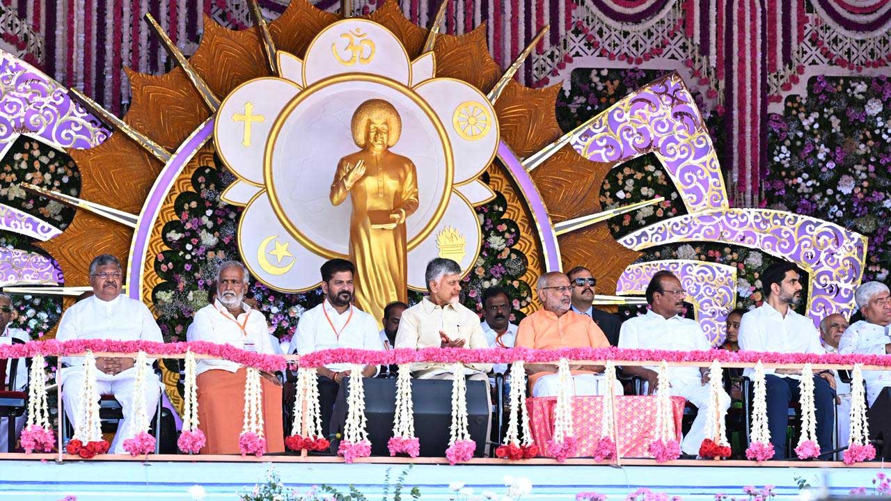 CM Revanth Reddy: సత్యసాయిబాబా మనుషుల్లో దేవుడిని చూశారు: తెలంగాణ ముఖ్యమంత్రి రేవంత్‌రెడ్డి