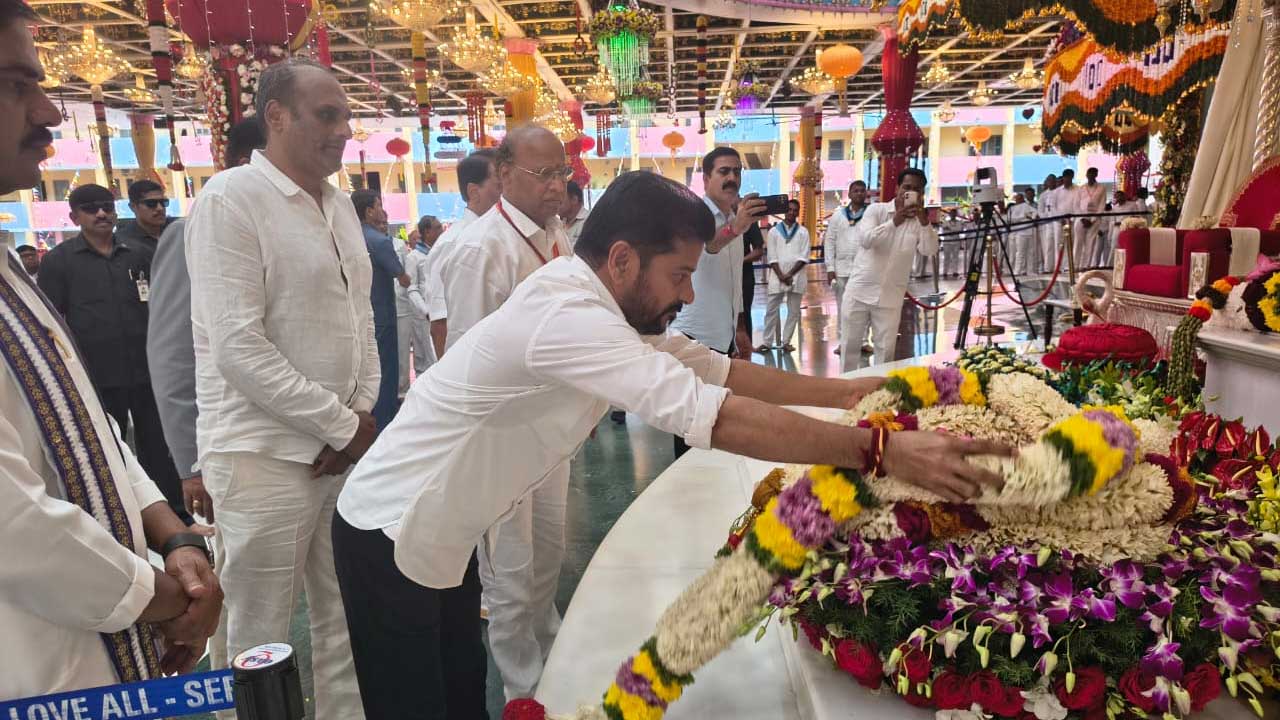 CM Revanth Reddy: సత్యసాయిబాబా మనుషుల్లో దేవుడిని చూశారు: తెలంగాణ ముఖ్యమంత్రి రేవంత్‌రెడ్డి