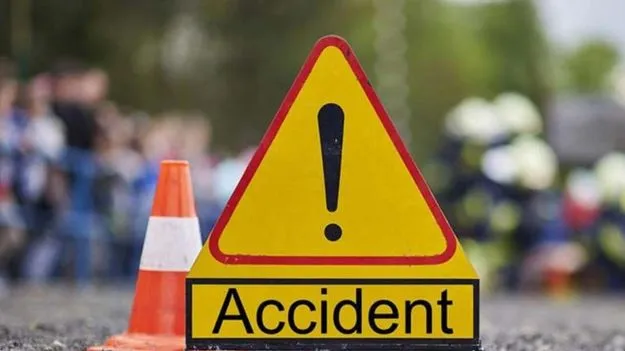 Road Accident: ఘోర రోడ్డు ప్రమాదం.. డ్రైవర్ సజీవ దహనం..