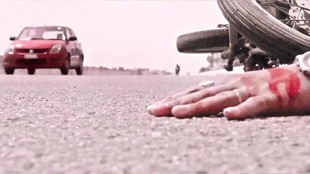   Road Accident రోడ్డు ప్రమాదంలో ఇంటి పెద్ద మరణిస్తే..  