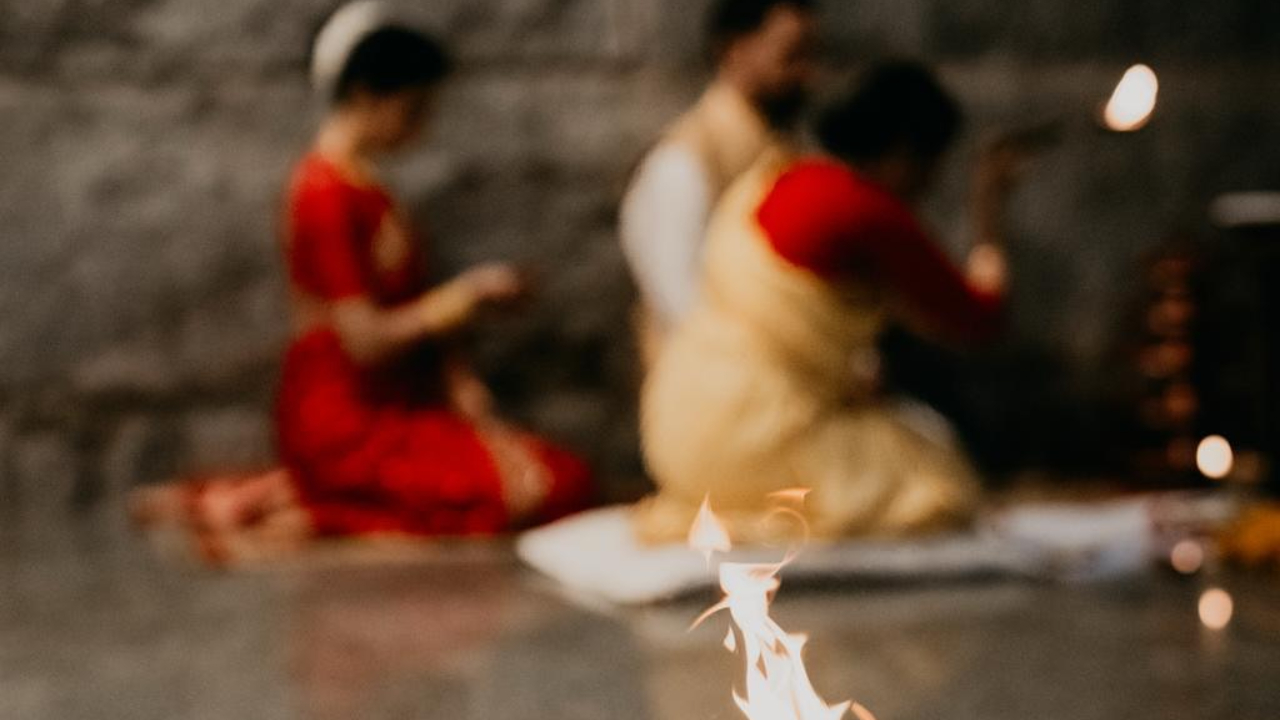 వివాహ బంధంతో ఒక్కటైన సమంత - రాజ్.. పెళ్లి  ఫొటోలు ఇవే