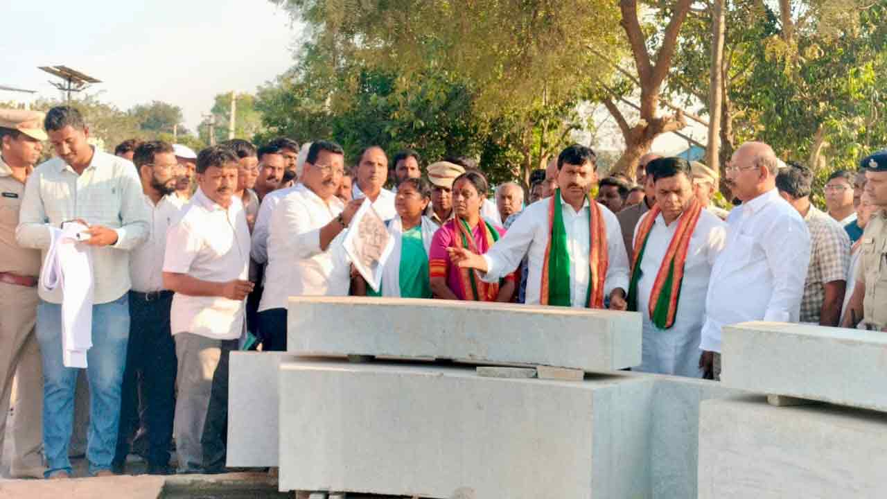 మేడారం మహా జాతర పనులు పర్యవేక్షించిన మంత్రులు..