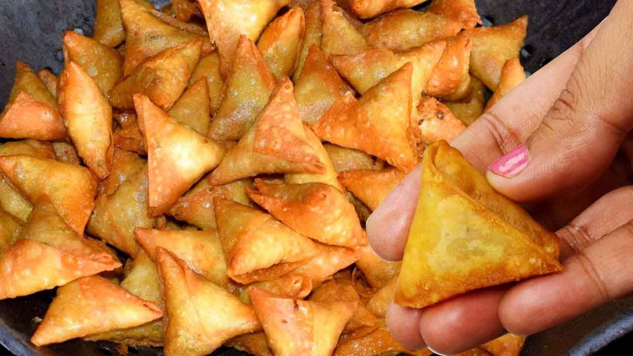 Samosas: సమోసాలను త్రిభుజాకారంలోనే ఎందుకు తయారు చేస్తారు.. సమాధానం తెలిస్తే ఆశ్చర్యపోవాల్సిందే.. 