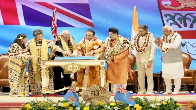 Sathya sai Gramam: సత్యసాయి గ్రామంలో వన్ వరల్డ్ వన్ ఫ్యామిలీ కల్చరల్ ఫెస్టివల్.. పాల్గొన్న ఫిజీ అధ్యక్షుడు