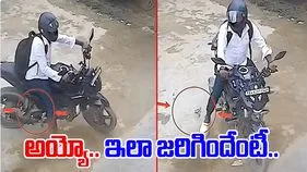 Snake Viral Video: అనుకోకుండా పామును తొక్కించాడు.. చివరకు జరిగింది చూస్తే షాక్ అవుతారు.. 