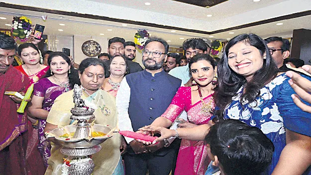 తునిలో సౌత్‌ ఇండియా షాపింగ్‌ మాల్‌ ప్రారంభం