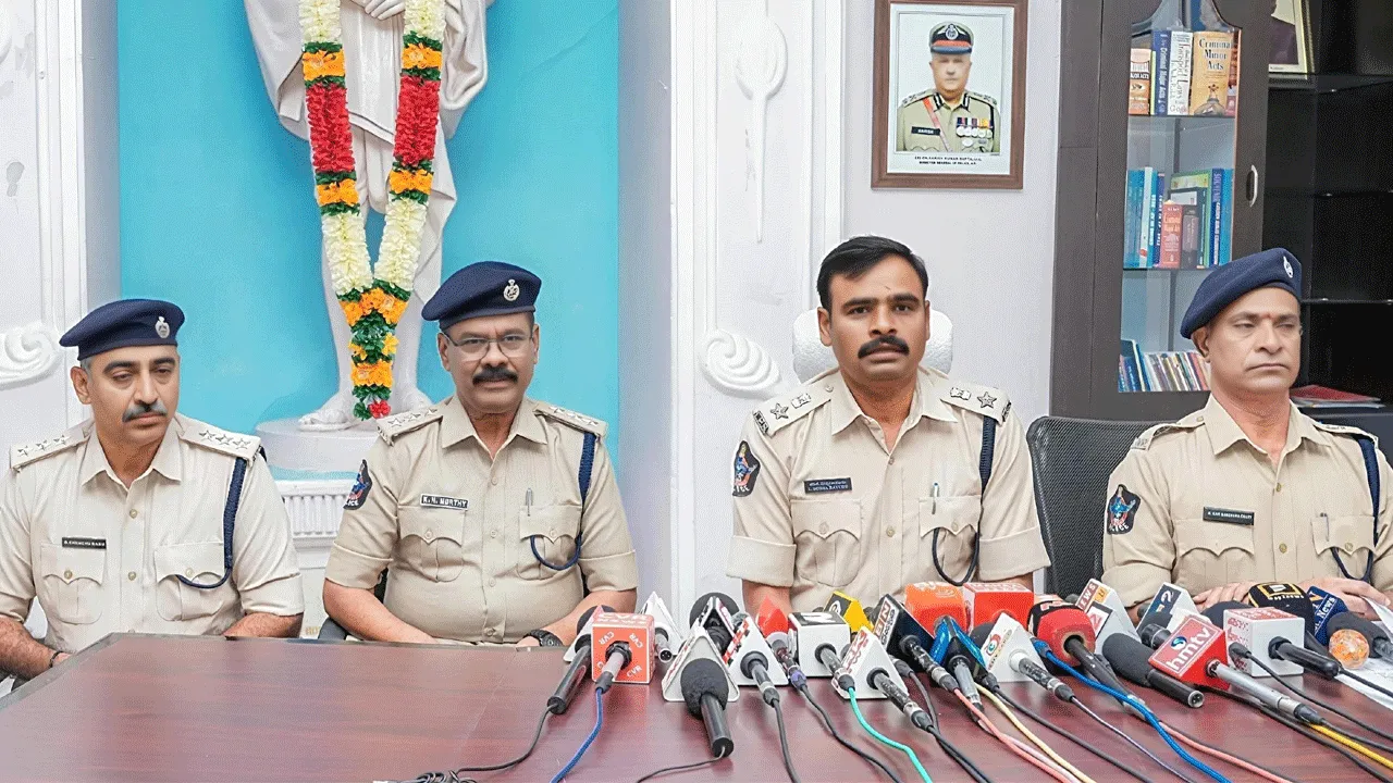 ఆరుగురిపై పీడీ యాక్టు