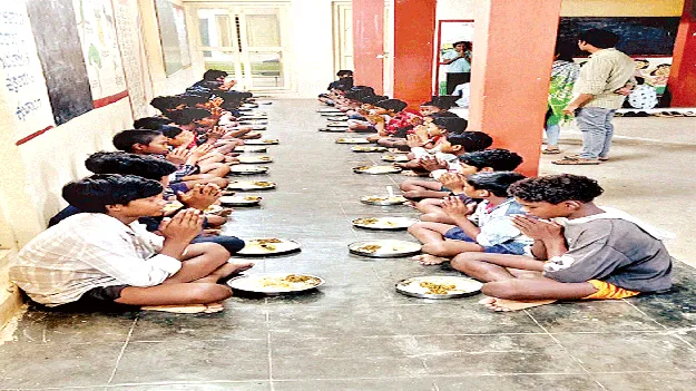 No Bills బిల్లులు అందట్లే..  భోజనాలు ఎలా?