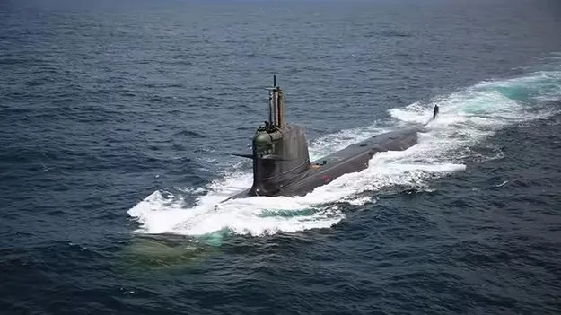 India Russia submarine deal: రష్యాతో రెండు బిలియన్ డాలర్ల డీల్ కుదిరిందా.. నిజమెంత..
