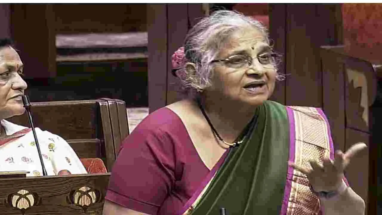 Vande Mataram Debate: వందేమాతరం గేయాన్ని స్కూళ్లలో తప్పనిసరి చేయాలి: సుధామూర్తి