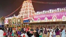 Vaikuntha Ekadasi: శ్రీవారి ఆలయంలో ముక్కోటి ఏకాదశి శోభ.. స్వామిని దర్శించుకున్న ప్రముఖులు