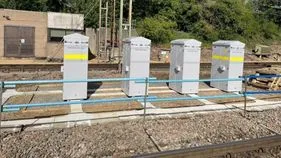 Railway track silver box: రైలు పట్టాల పక్కన సిల్వర్ పెట్టెలు ఎందుకుంటాయి.. వీటి ఉపయోగం ఏంటి..