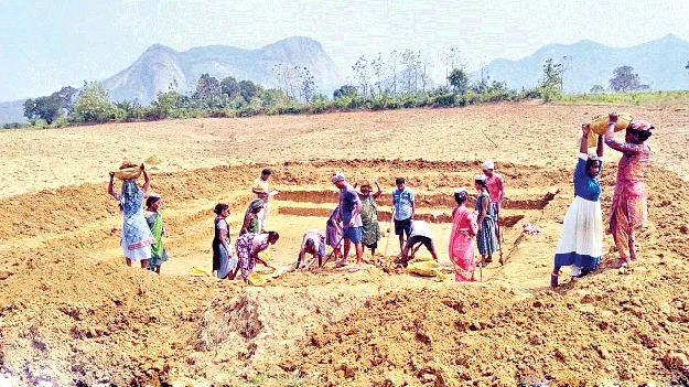   MGNREGA Work ‘ఉపాధి’లో ముఖహాజరు 