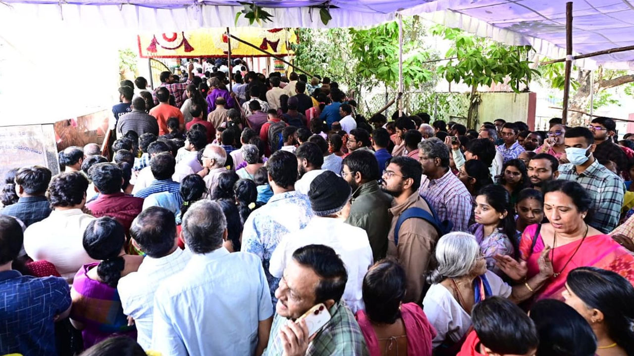 Vaikuntha Ekadashi: హైదరాబాద్‌లోని దేవాలయాల్లో వైకుంఠ ఏకాదశి శోభ