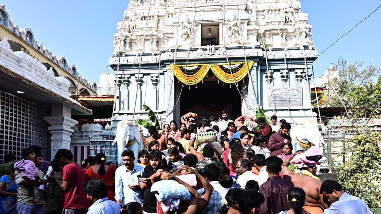 Vaikuntha Ekadashi: హైదరాబాద్‌లోని దేవాలయాల్లో వైకుంఠ ఏకాదశి శోభ