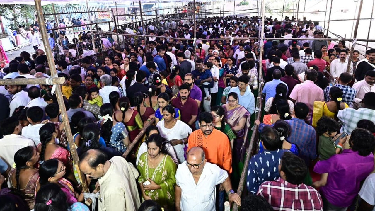 Vaikuntha Ekadashi: హైదరాబాద్‌లోని దేవాలయాల్లో వైకుంఠ ఏకాదశి శోభ