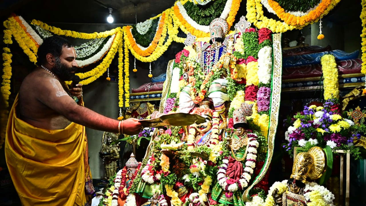 Vaikuntha Ekadashi: హైదరాబాద్‌లోని దేవాలయాల్లో వైకుంఠ ఏకాదశి శోభ