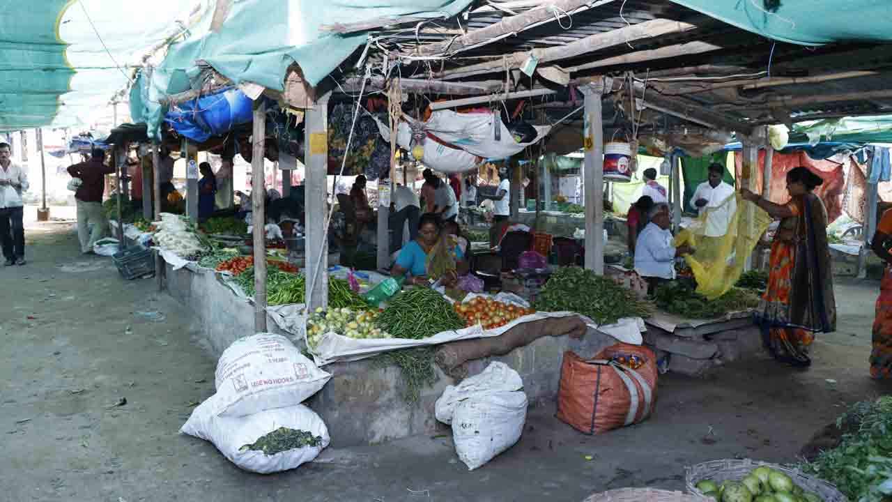 Vegetable Prices in Pakistan: పాకిస్తాన్‌లో ప్రస్తుతం కూరగాయల ధరలు ఎలా ఉన్నాయో తెలుసా.. అల్లం, వెల్లుల్లి ధర ఎంత ఎంతంటే.. 