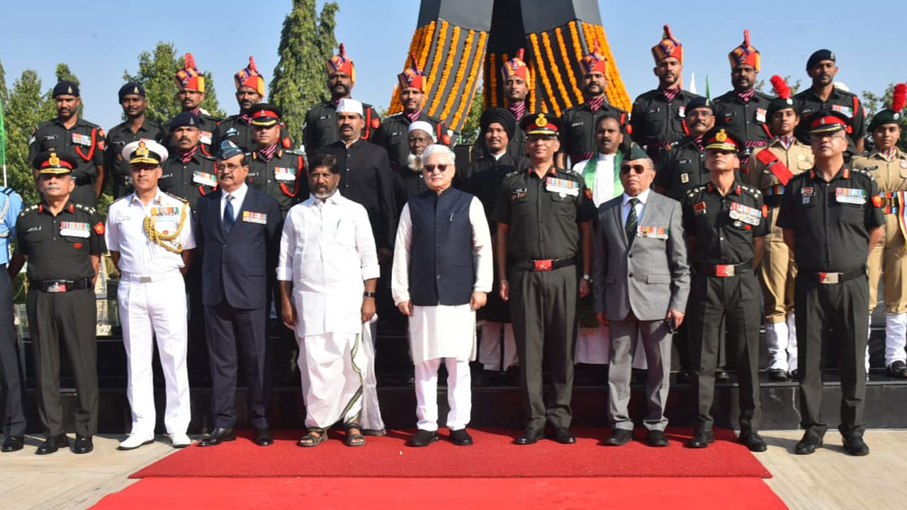 Vijay Diwas 2025: విజయ్ దివస్.. వీర సైనికులకు గవర్నర్, డిప్యూటీ సీఎం నివాళులు