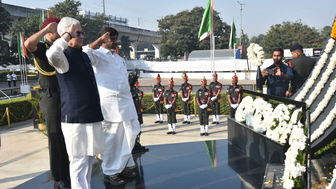 Vijay Diwas 2025: విజయ్ దివస్.. వీర సైనికులకు గవర్నర్, డిప్యూటీ సీఎం నివాళులు
