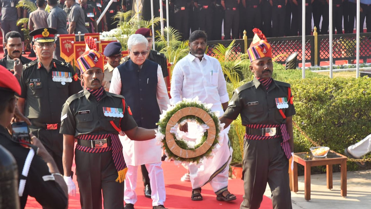Vijay Diwas 2025: విజయ్ దివస్.. వీర సైనికులకు గవర్నర్, డిప్యూటీ సీఎం నివాళులు