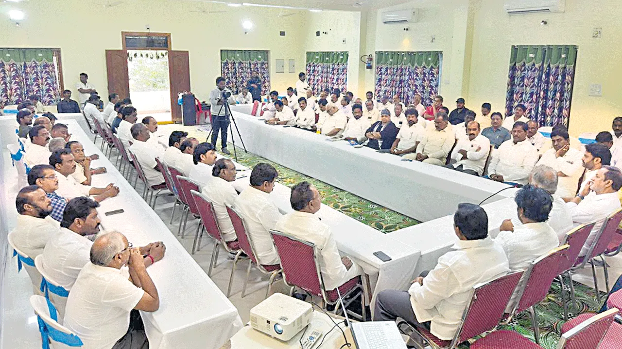 రిజర్వేషన్ల శాతం మరింత పెంచాలి