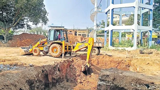 ముమ్మరంగా మునిసిపాలిటీ భవన నిర్మాణ పనులు