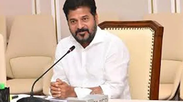 CM Revanth Reddy Urges: కష్ట పడండి.. కలసి ఉండండి! 