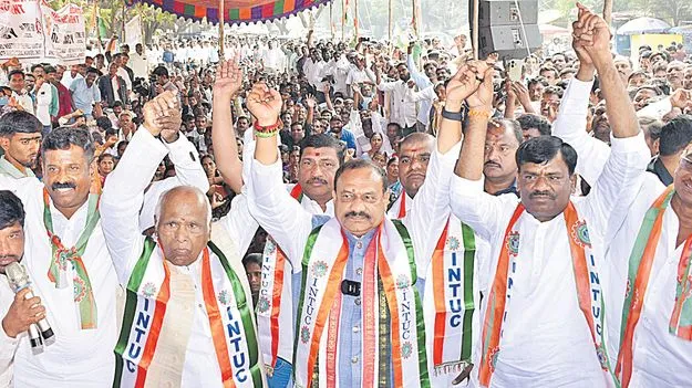 TPCC state president Mahesh Kumar Goud: గాంధీల పేరు వింటేనే మోదీకి భయం