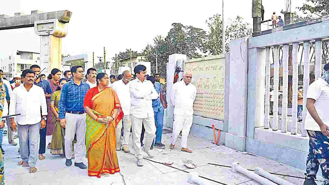 Minister Ponguleti Reviews: కనీ వినీ ఎరుగని రీతిలో మేడారం జాతర నిర్వహణ