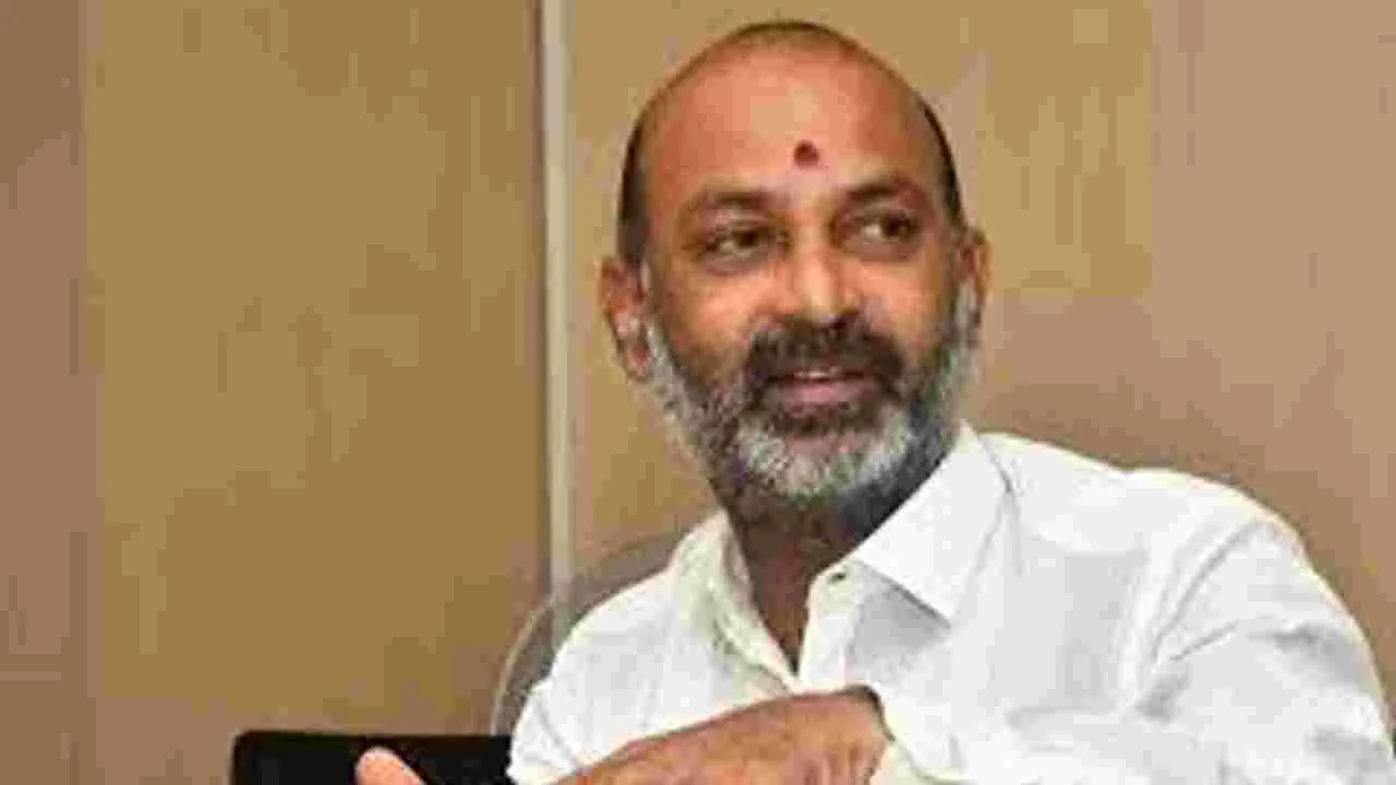 Minister Bandi Sanjay: విద్యారంగ సమస్యలపై 75 ఏళ్లకు పైగా ఏబీవీపీ పోరాటం