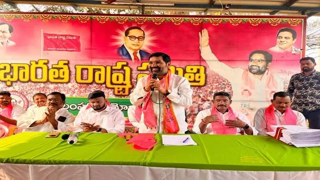 మున్సిపల్‌ ఎన్నికల్లో గెలుపే లక్ష్యంగా ముందుకెళ్లాలి 